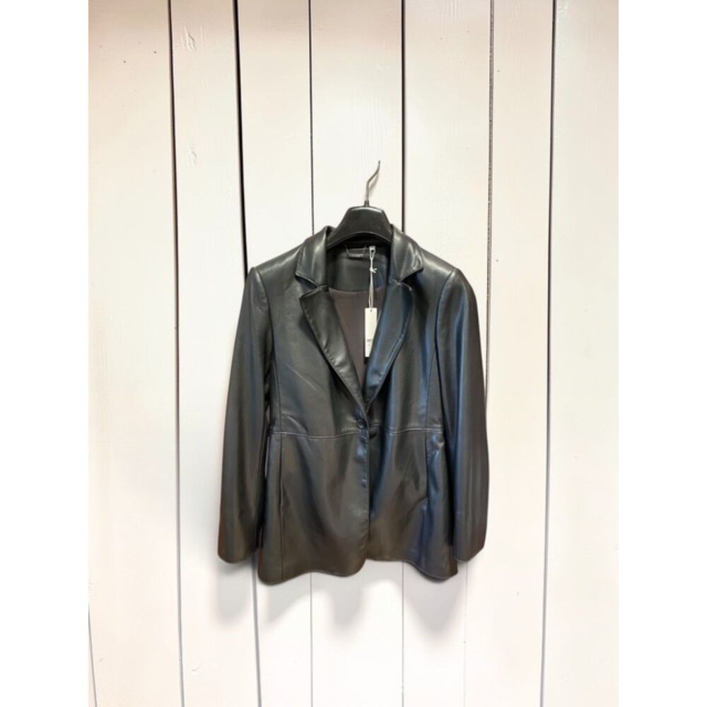 Chico's NWT Faux Leather Blazer Black Size 0 Small Sleek Jacket